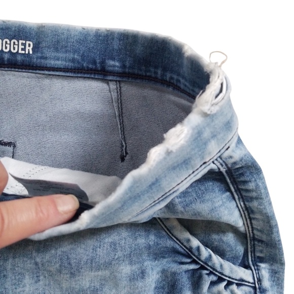 Denizen from Levi's Stretch Crop Jogger Jeans Size XL - Picture 16 of 16